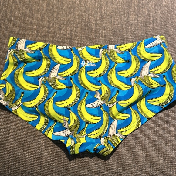 Never Worn Funky Trunks Brief Size 34/M - Picture 3 of 3